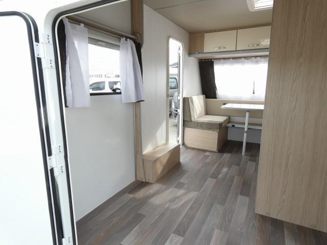 キャンピングカートレーラー