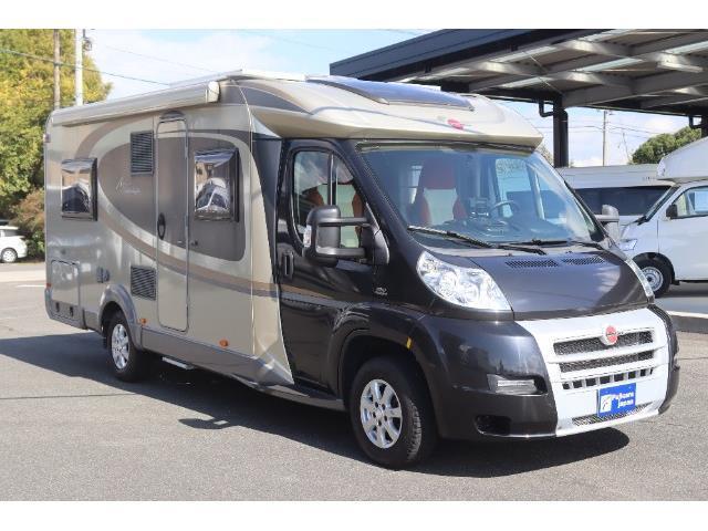 キャンピングカーキャブコン