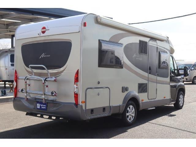 キャンピングカーキャブコン