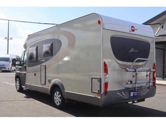 キャンピングカーキャブコン