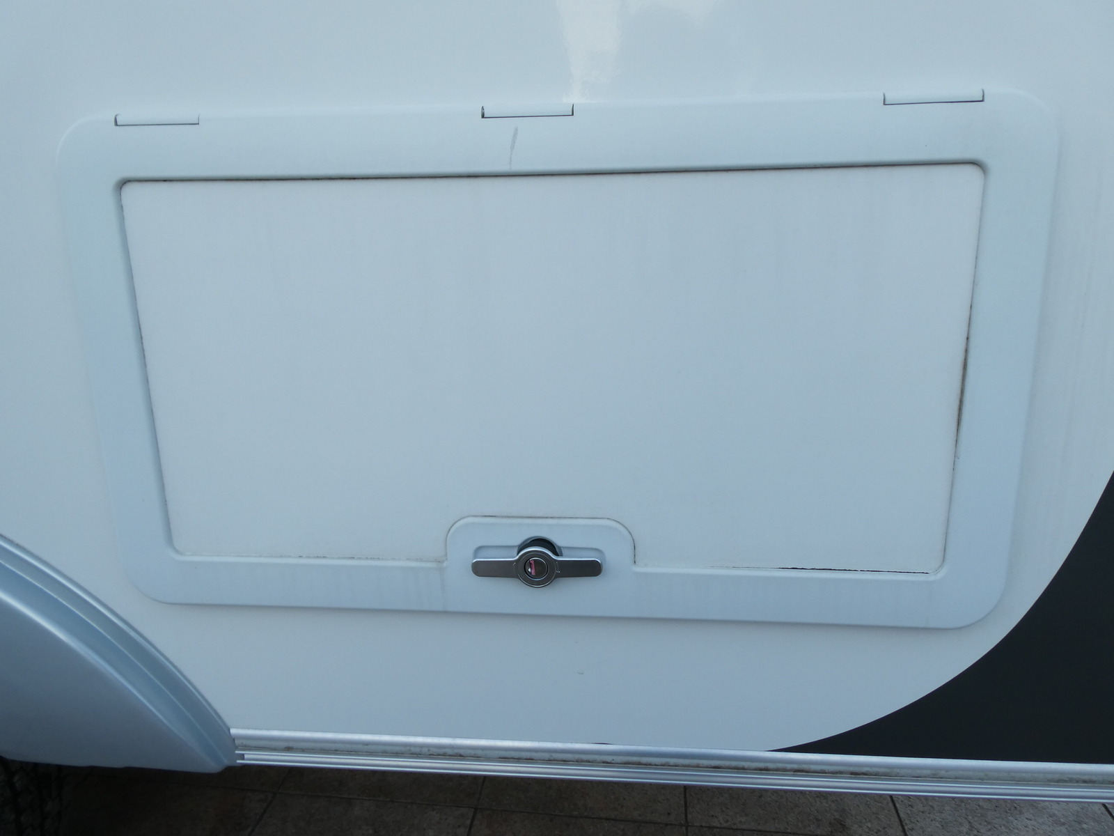 キャンピングカートレーラー