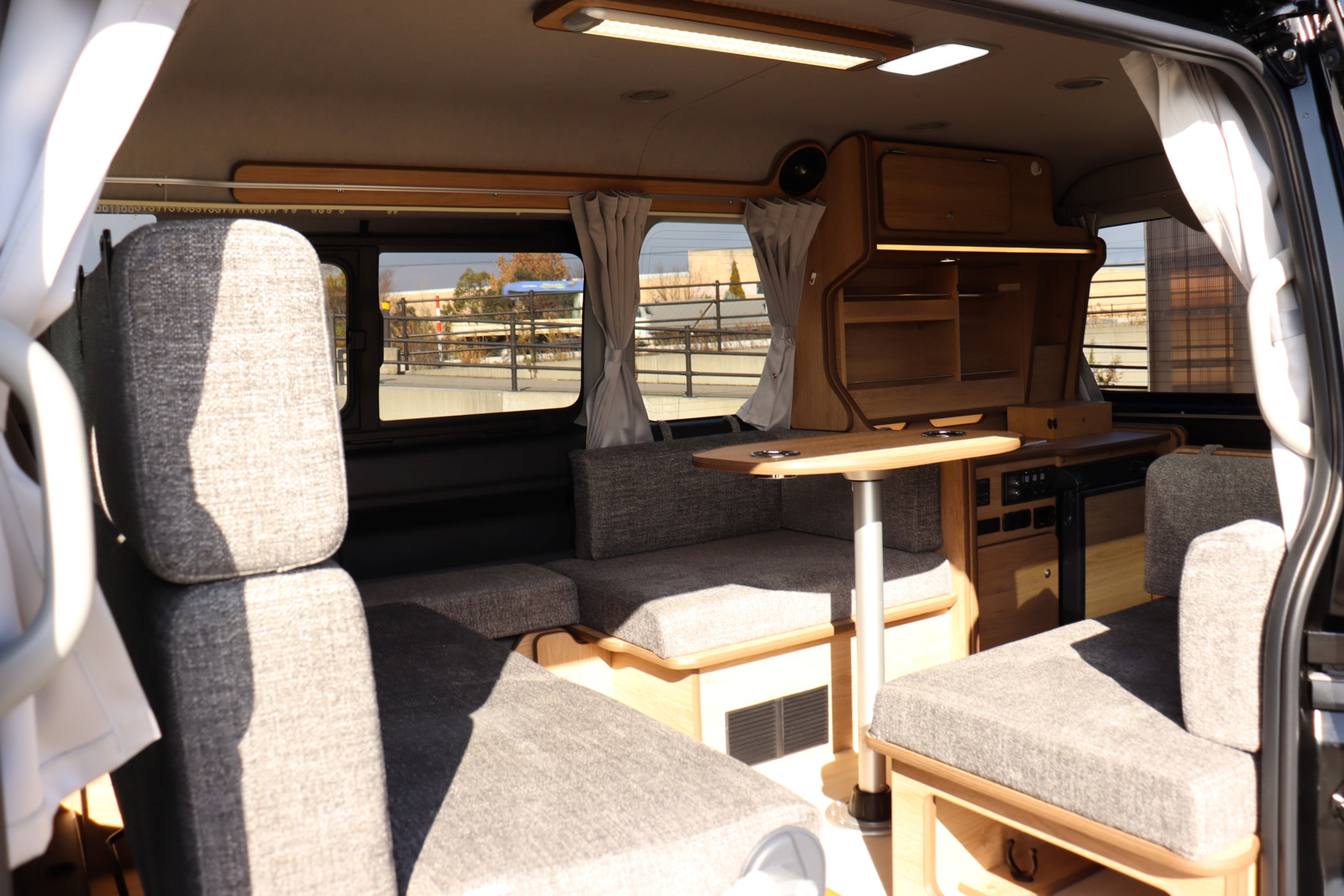 キャンピングカーバンコン