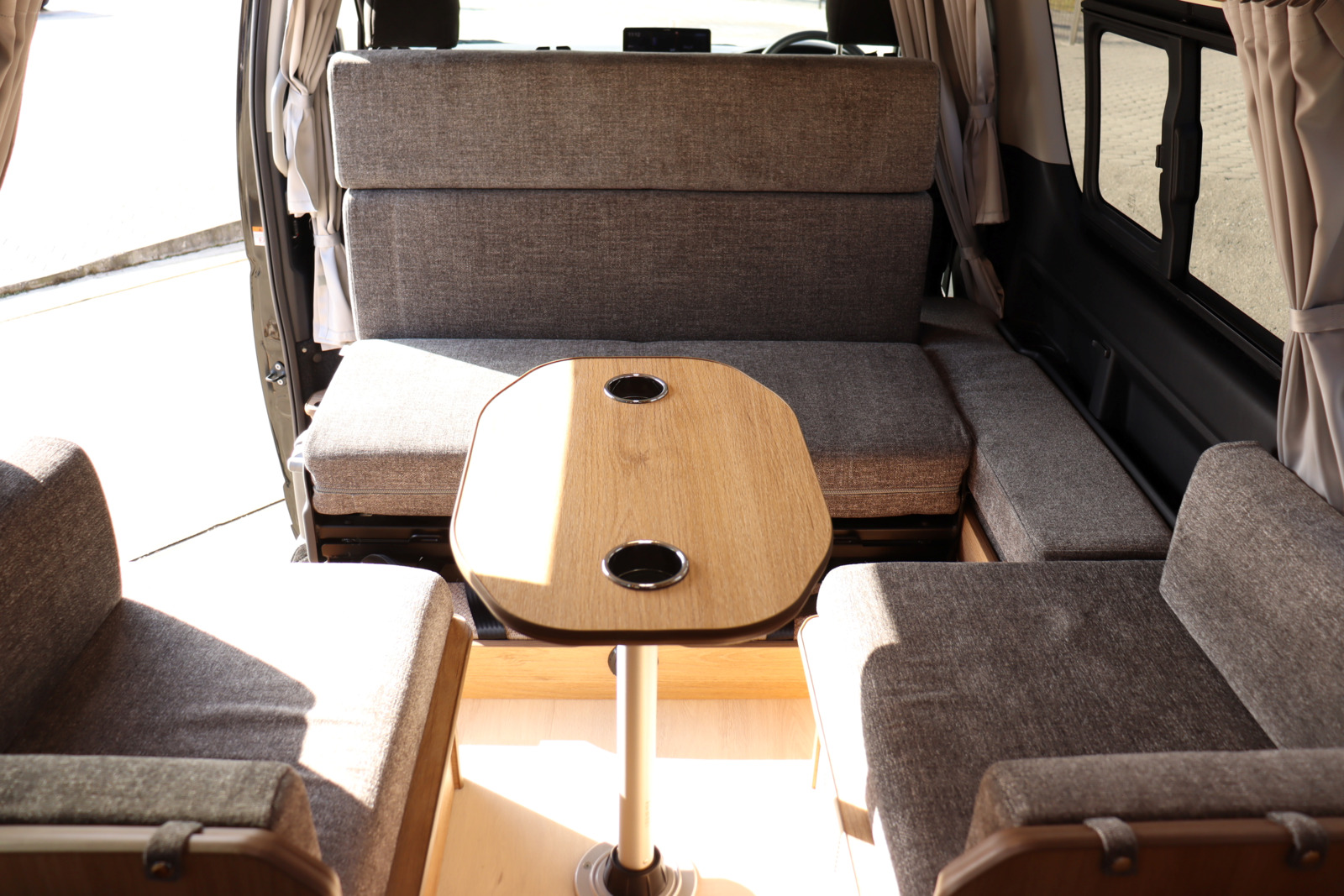 キャンピングカーバンコン