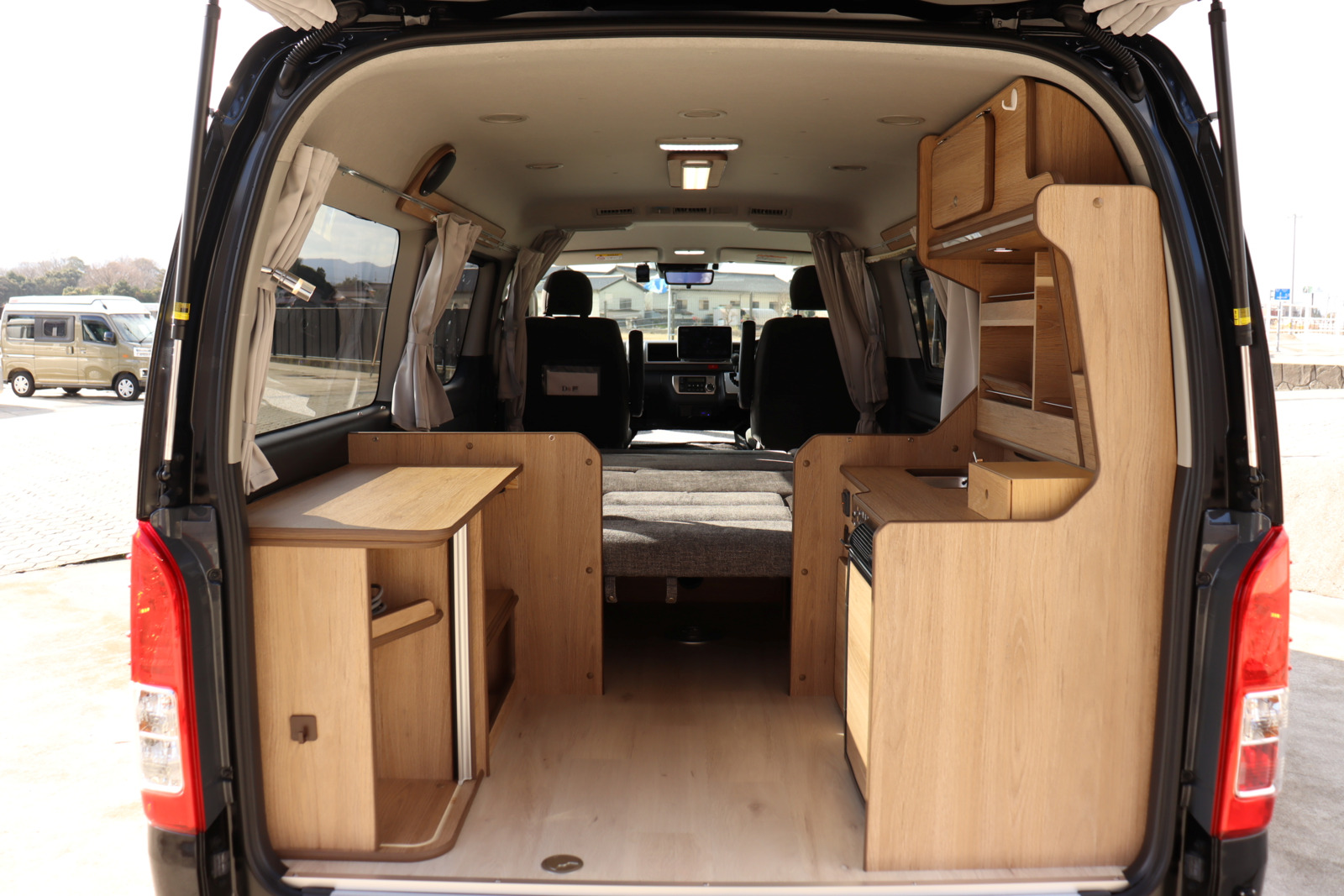 キャンピングカーバンコン