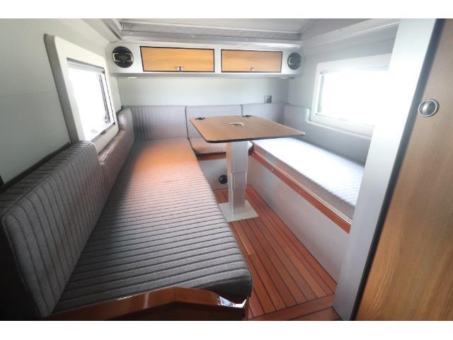 キャンピングカートレーラー