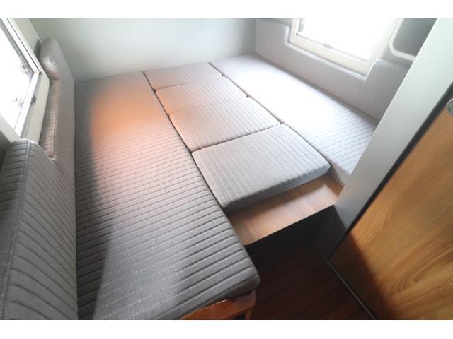 キャンピングカートレーラー