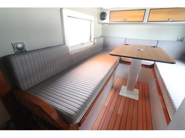 キャンピングカートレーラー