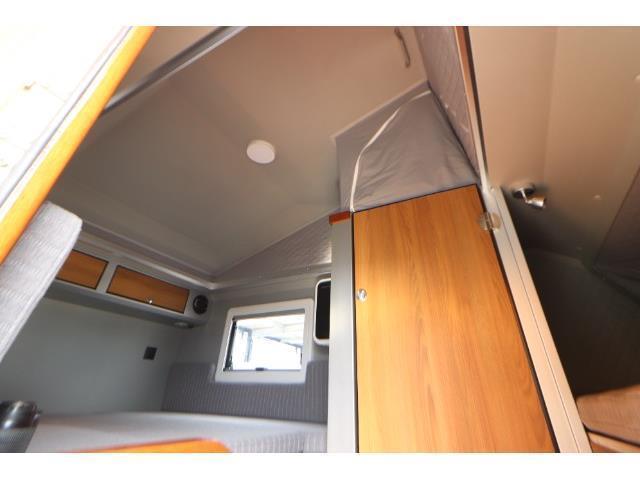 キャンピングカートレーラー