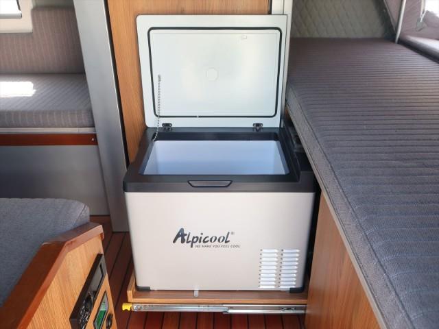 キャンピングカートレーラー