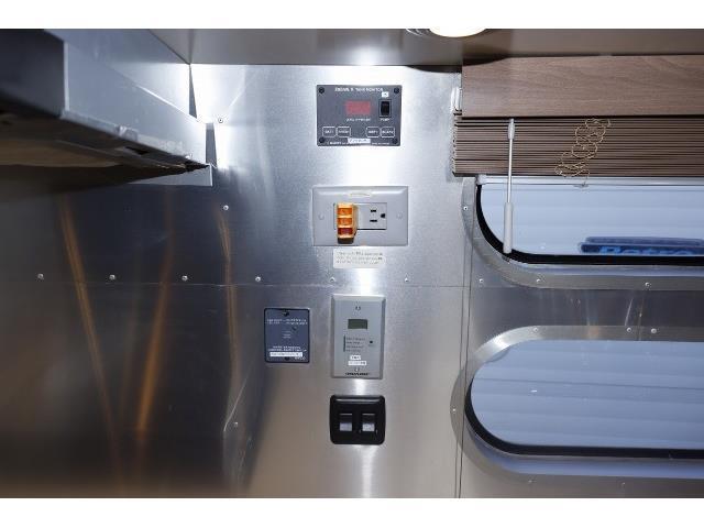 キャンピングカートレーラー