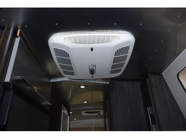 キャンピングカートレーラー