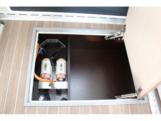 キャンピングカーバスコン