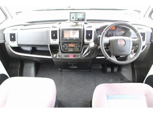 キャンピングカーバスコン