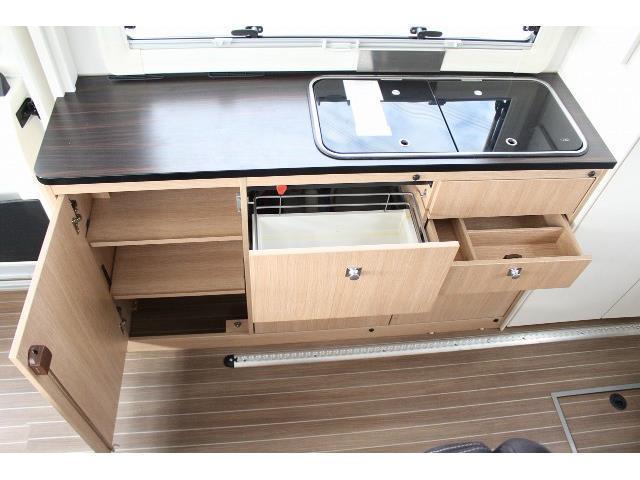 キャンピングカーバスコン