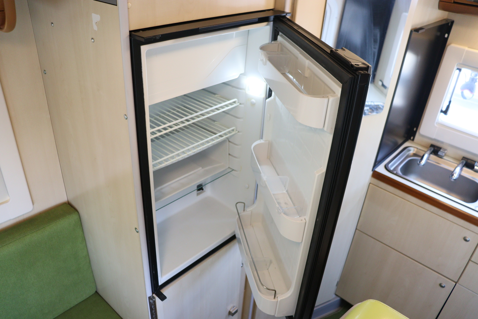 キャンピングカーキャブコン