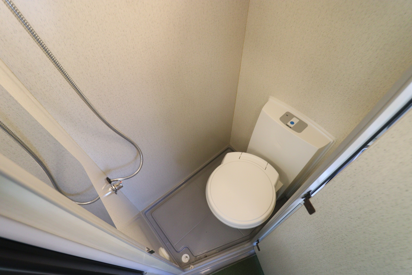 キャンピングカーキャブコン