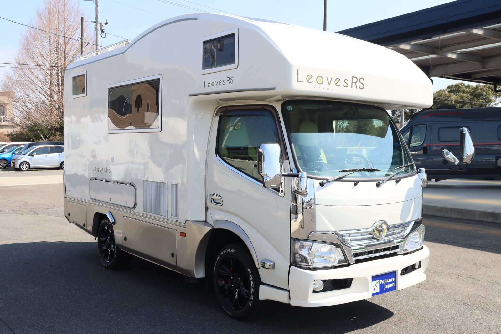 キャンピングカーキャブコン