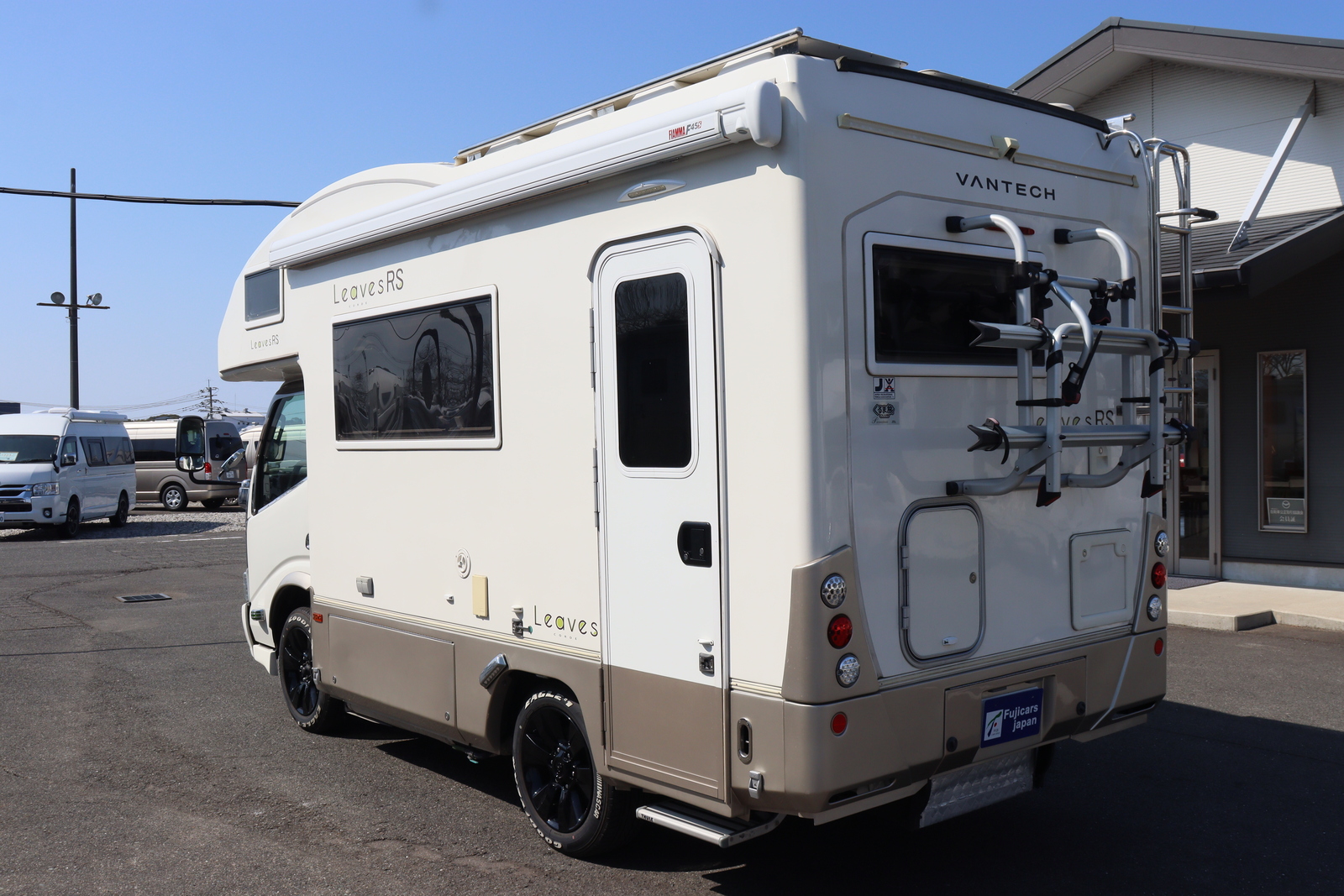 キャンピングカーキャブコン