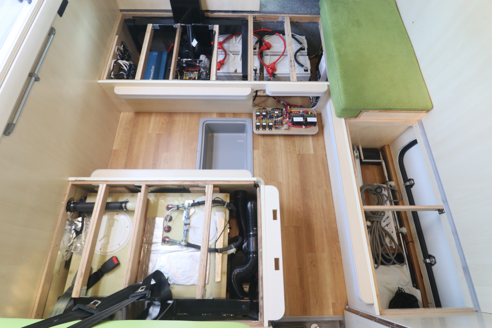 キャンピングカーキャブコン