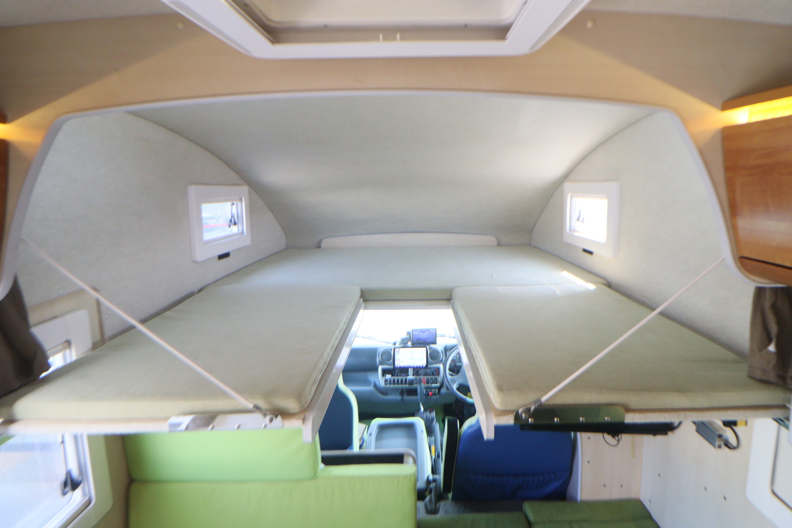 キャンピングカーキャブコン