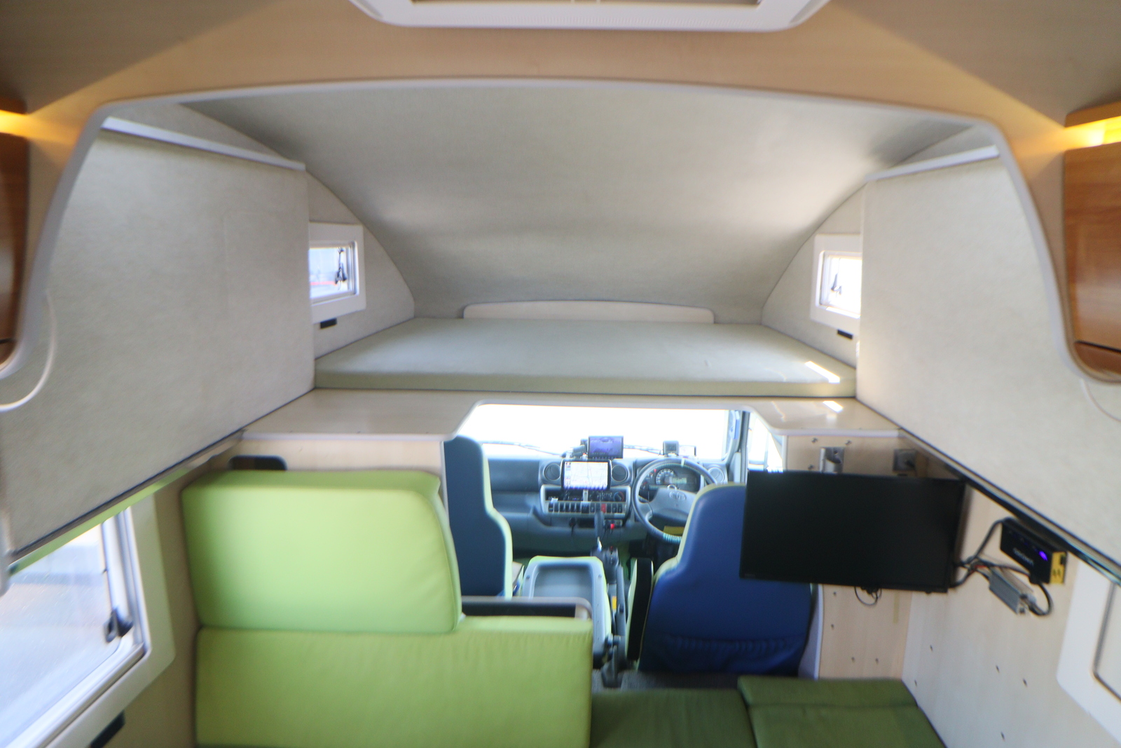 キャンピングカーキャブコン