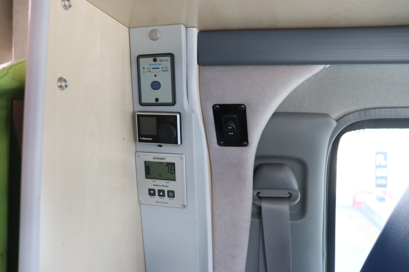 キャンピングカーキャブコン