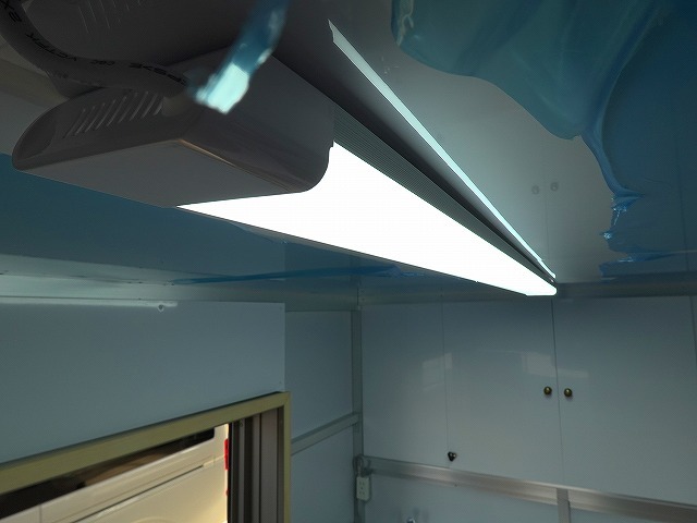 三菱ミニキャブ