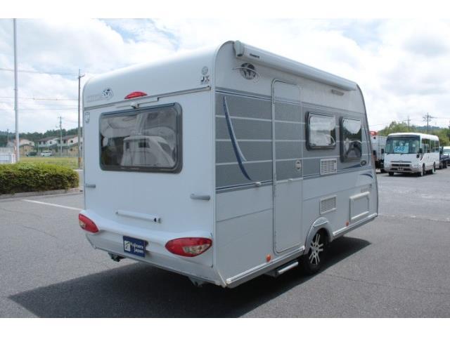 キャンピングカートレーラー