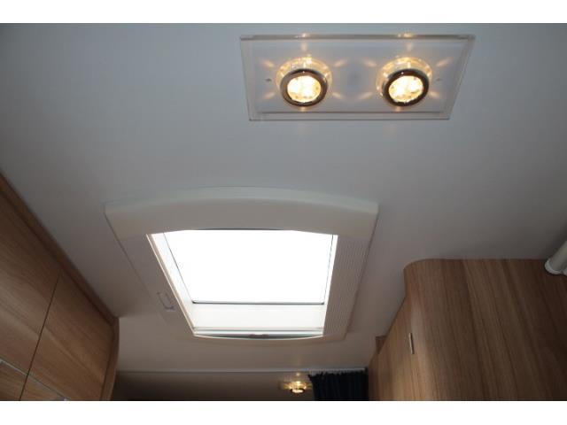 キャンピングカートレーラー