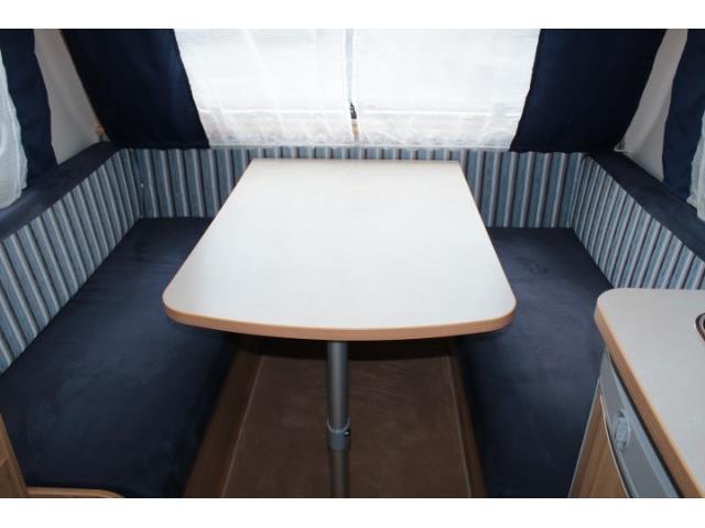 キャンピングカートレーラー