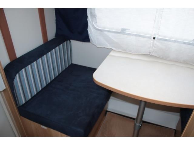 キャンピングカートレーラー