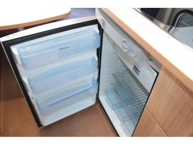 キャンピングカートレーラー