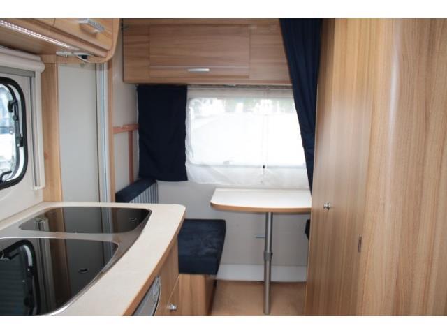 キャンピングカートレーラー