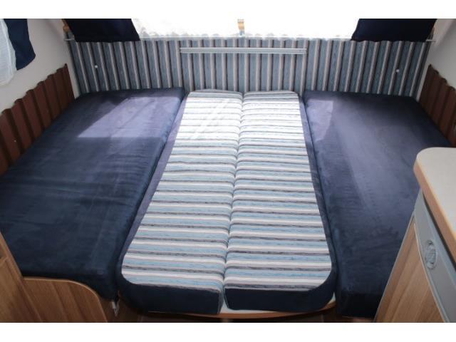 キャンピングカートレーラー