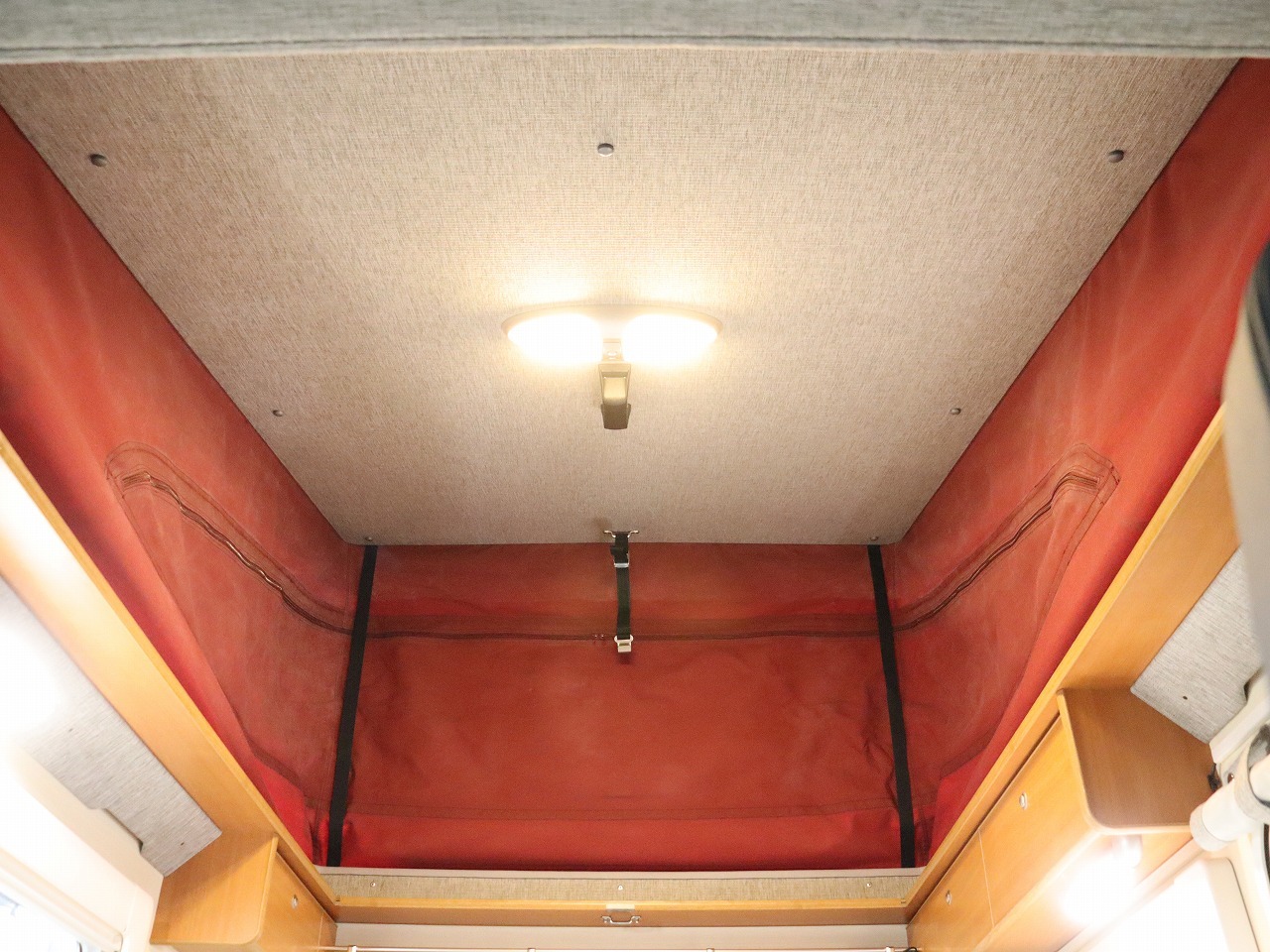 キャンピングカー軽キャンパー