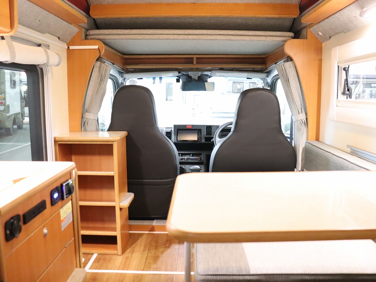 キャンピングカー軽キャンパー