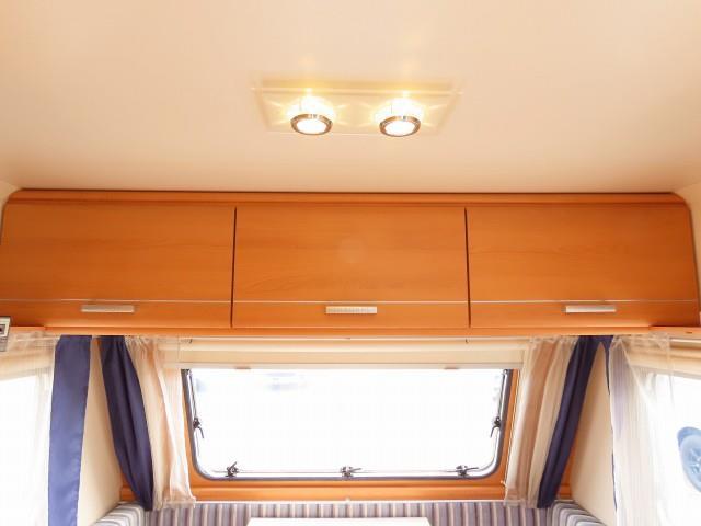 キャンピングカートレーラー