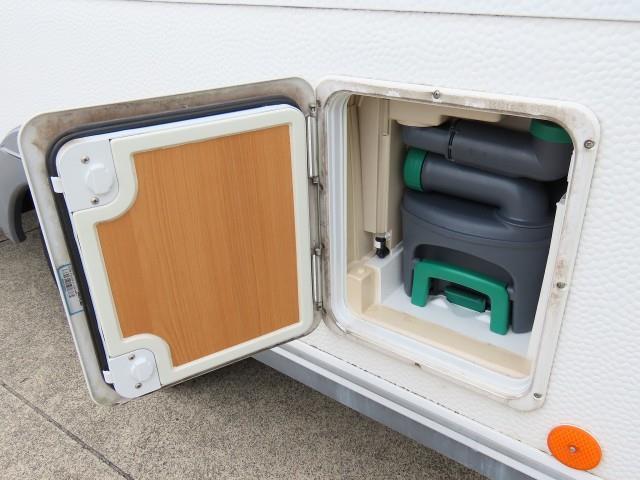 キャンピングカートレーラー