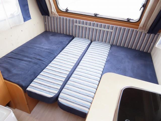 キャンピングカートレーラー