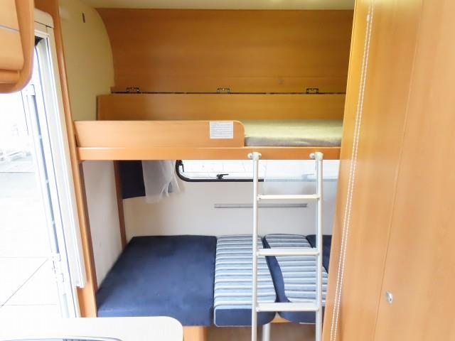 キャンピングカートレーラー