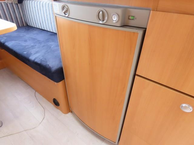 キャンピングカートレーラー