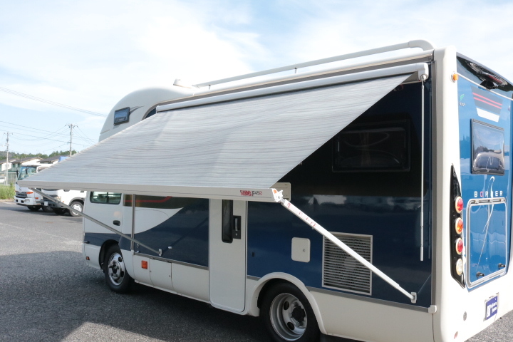 キャンピングカーバスコン