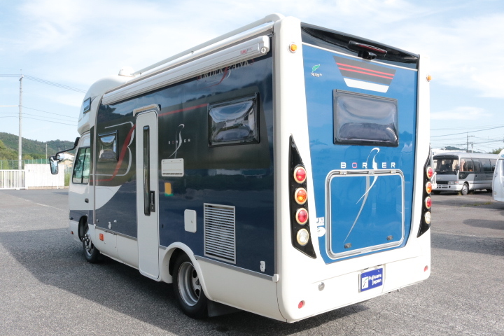 キャンピングカーバスコン