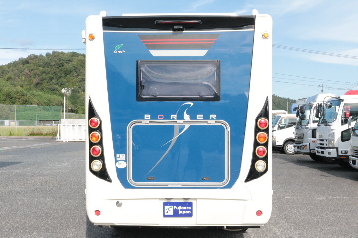 キャンピングカーバスコン