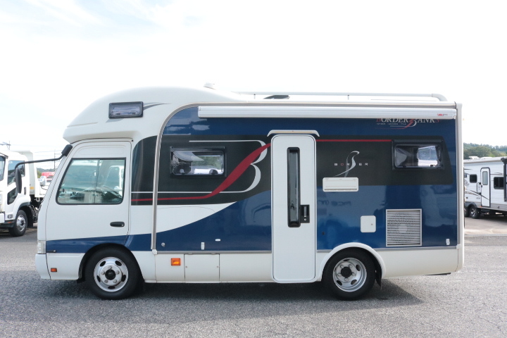 キャンピングカーバスコン