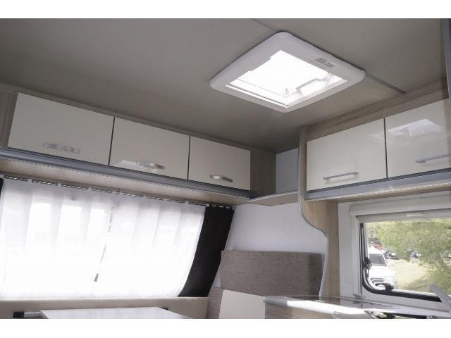 キャンピングカートレーラー