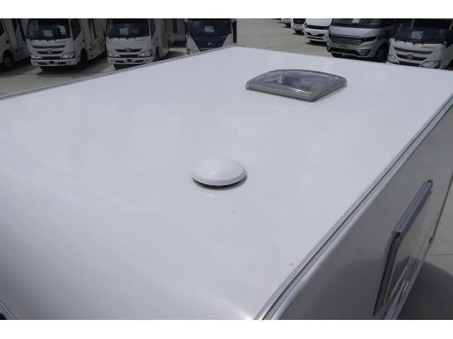 キャンピングカートレーラー