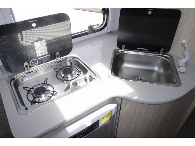 キャンピングカートレーラー