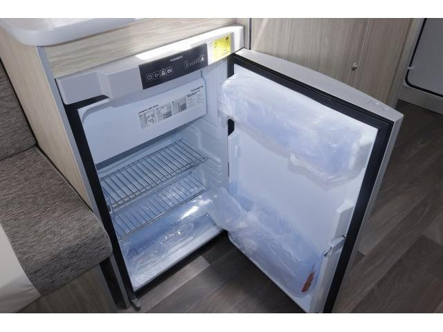 キャンピングカートレーラー