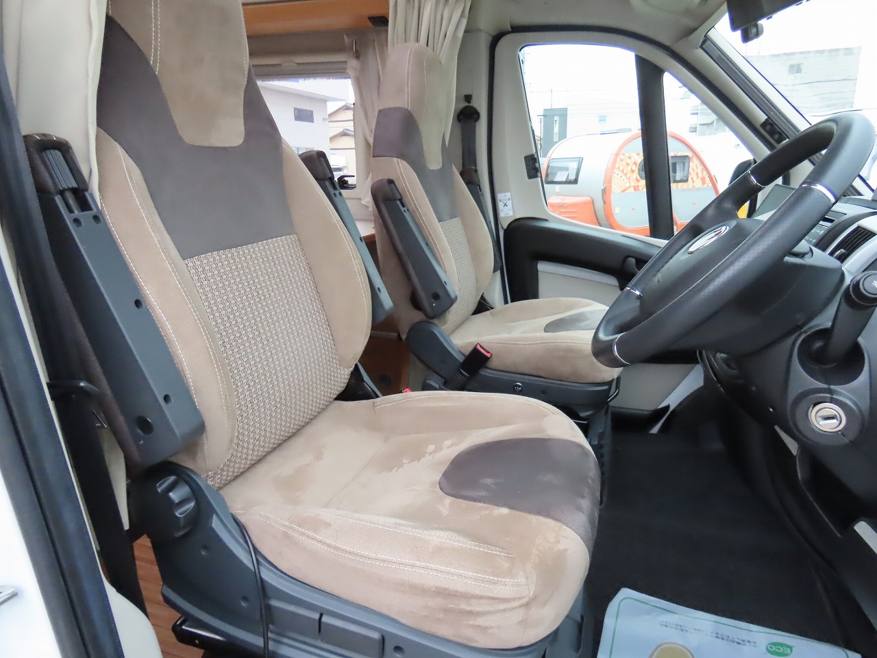 キャンピングカーキャブコン